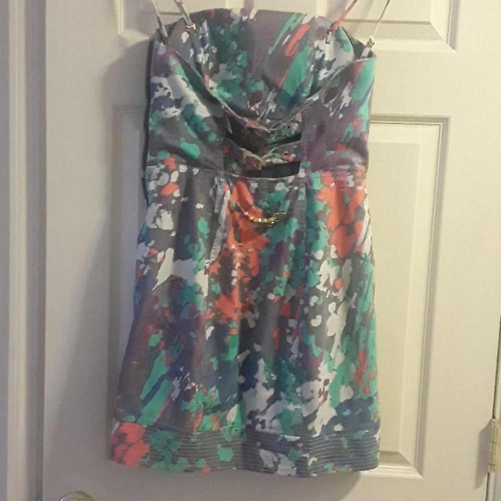 Dress - Picture 2 of 4